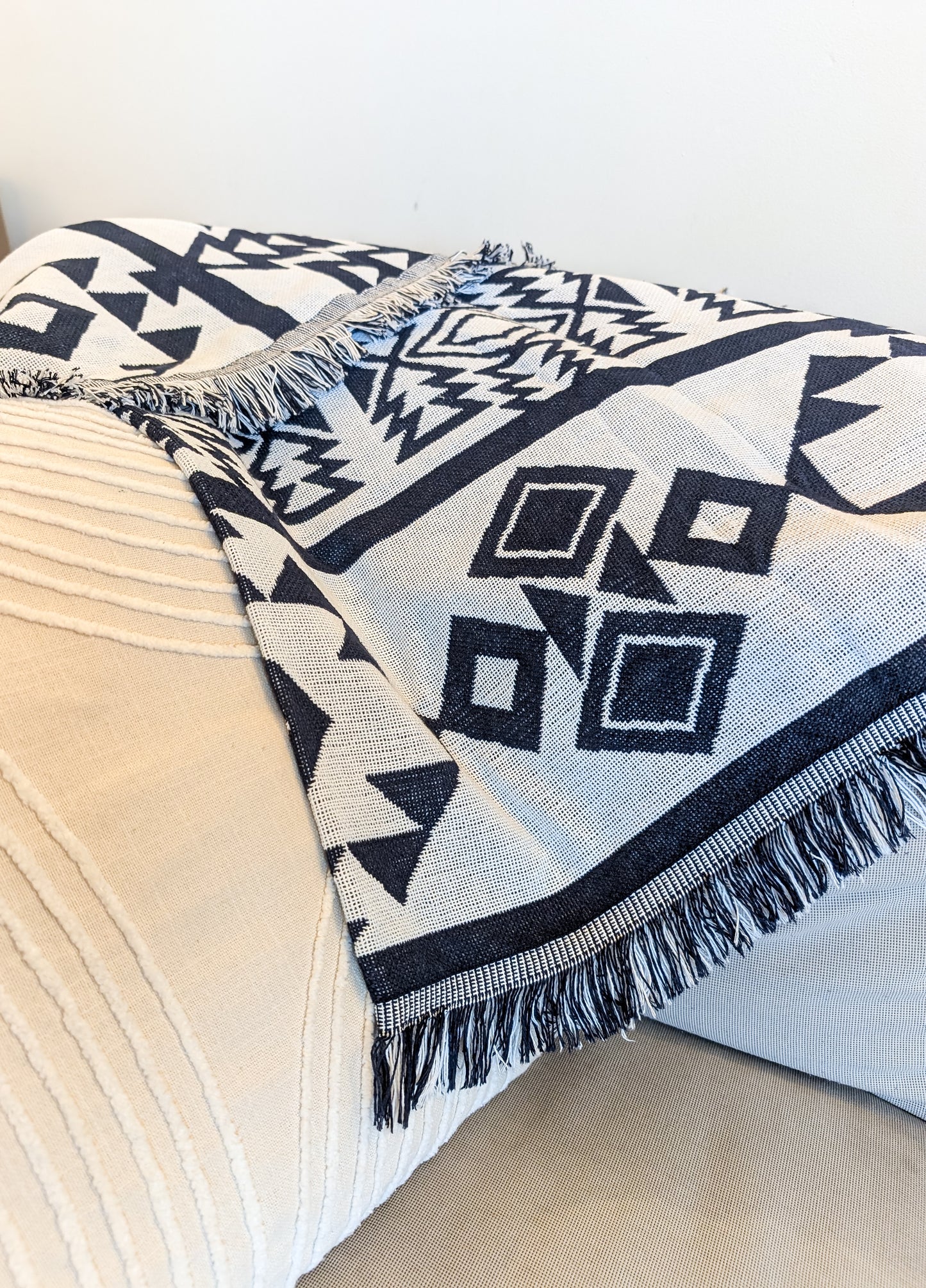 Zahara Black and white Two-way Aztec Tapestry Throw Blanket