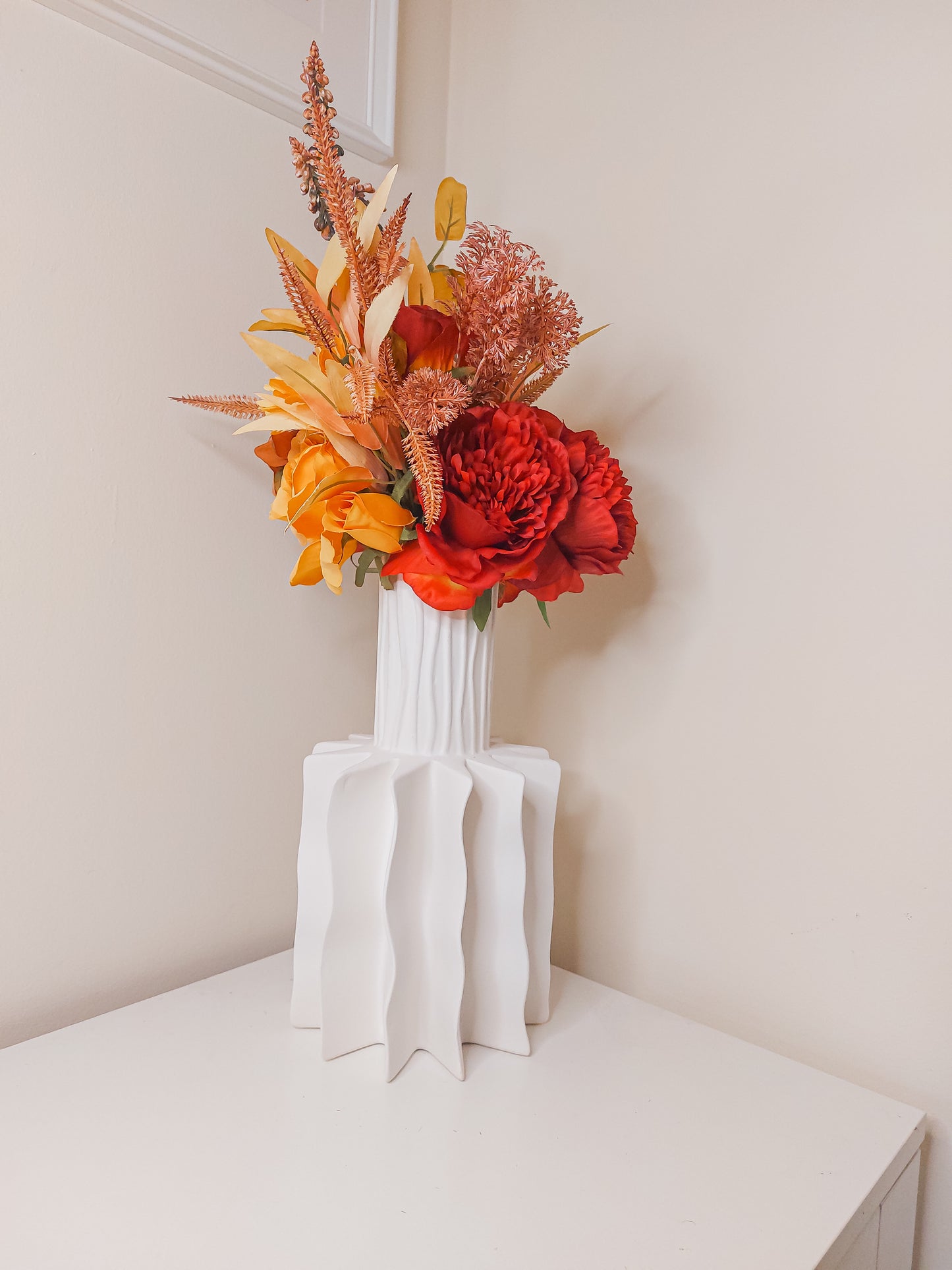 Canary Palm Ceramic Vase in White